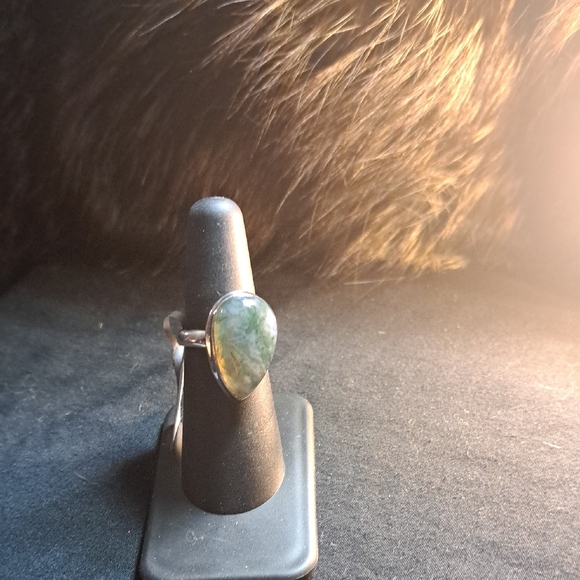 Jewelry - Moss Agate Elegant Silver and Green Stone Ring